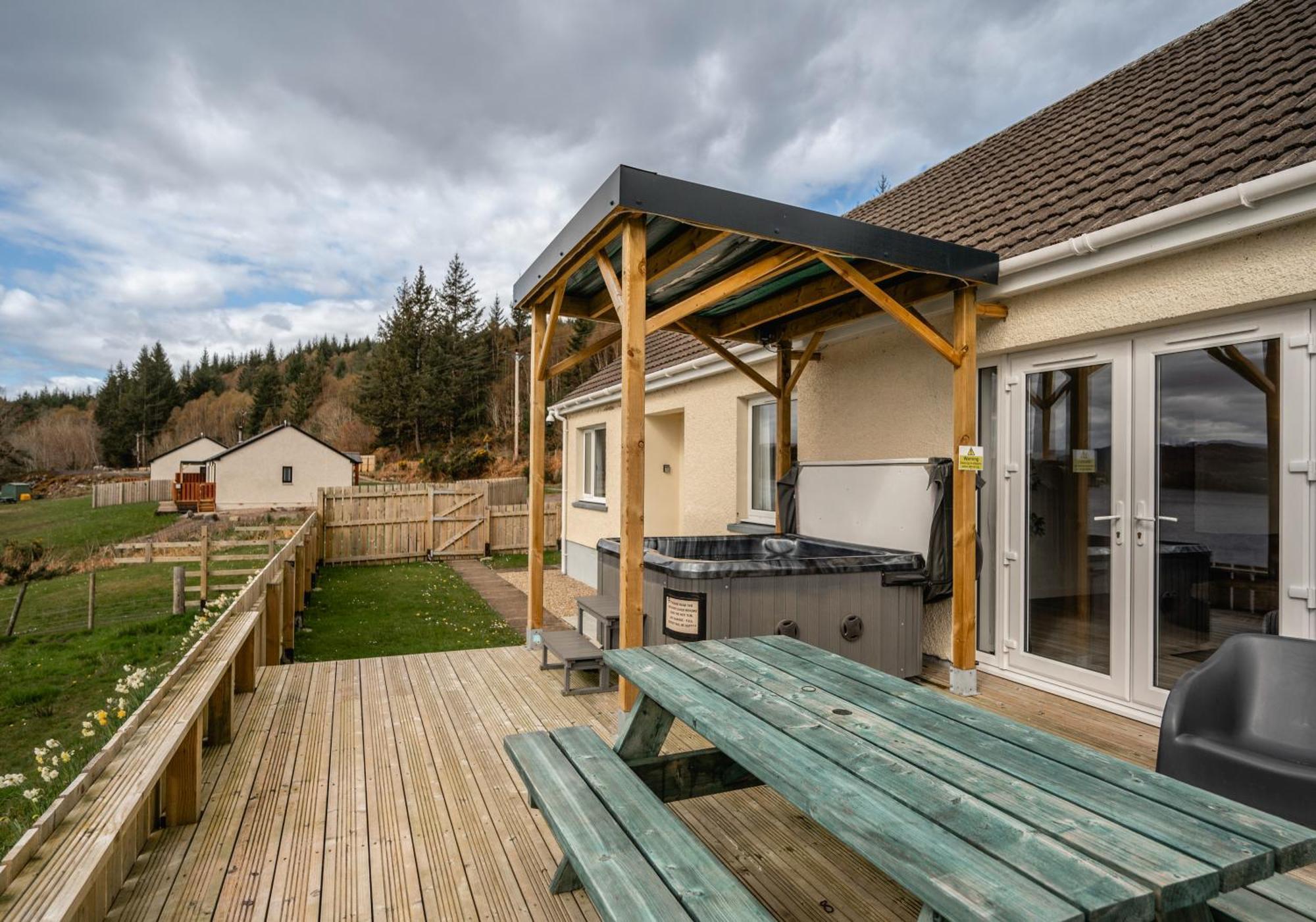 Loch Ness Cottage Форт Аугустус Екстериор снимка