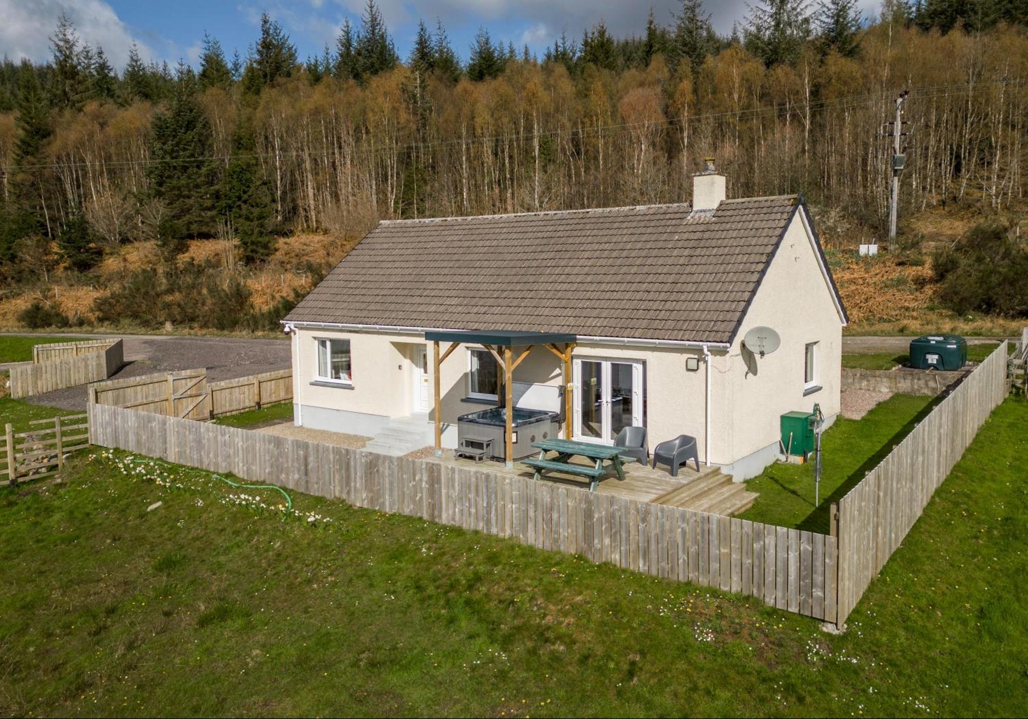 Loch Ness Cottage Форт Аугустус Екстериор снимка
