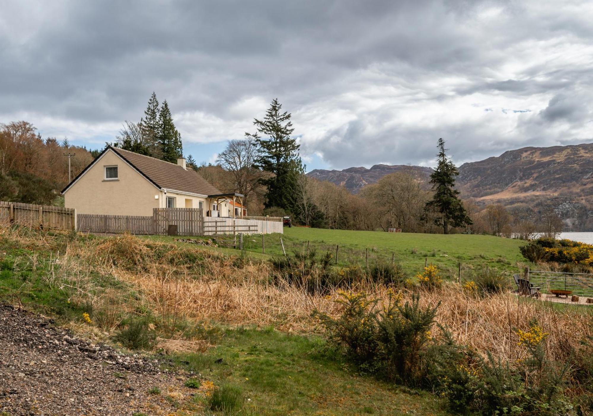 Loch Ness Cottage Форт Аугустус Екстериор снимка